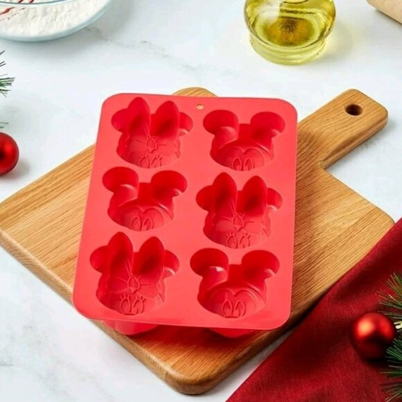 New disney christmas mickey and minnie mouse holiday  silicone 6 mold holes - Picture 4 of 4